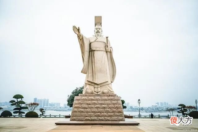 【历史故事】辛弃疾最好的一首词,杨慎说是《永遇乐·京口北固亭怀古》,有人却说他用典太多,过于粗糙