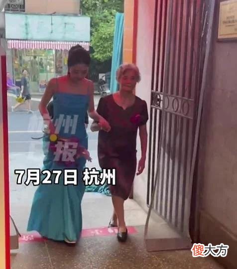 【就爱时尚】杭州一对新人在火锅店办婚礼！好友：很符合他们的气质