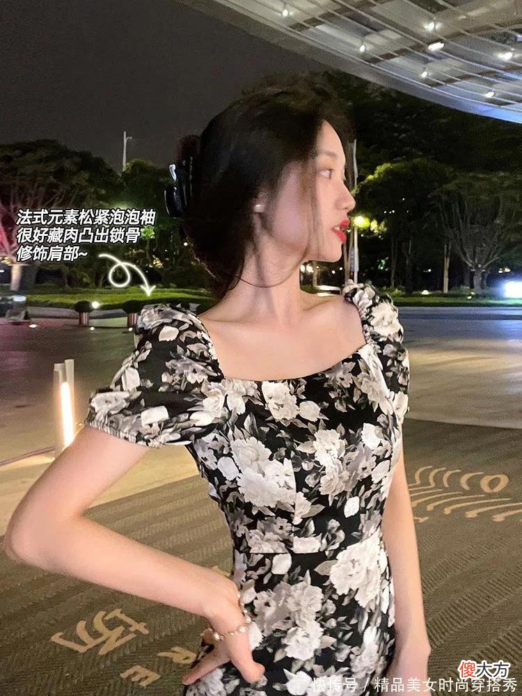 【时尚一点】法式风格的碎花裙花朵印在在了裙子底布上,别致图案让人眼前一亮女人味十足