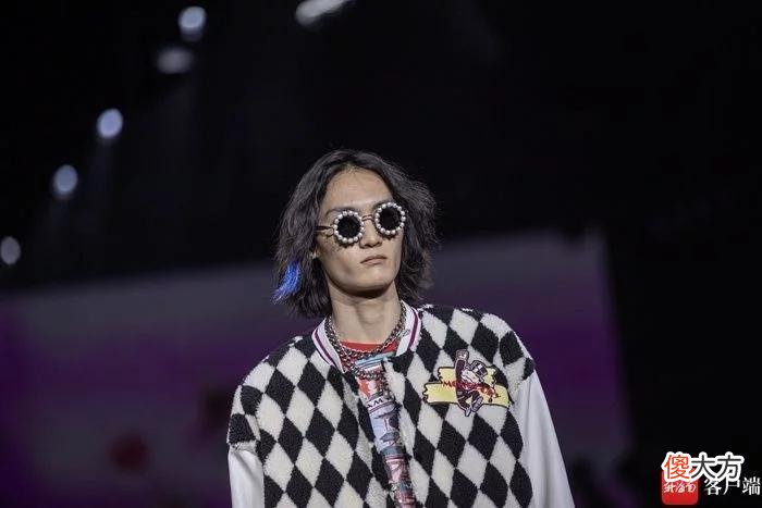 【就爱时尚】消博镜距离 | 时尚大片来袭！组图直击消博会时装周