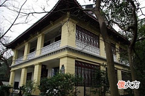 【历史故事】杜月笙对孟小冬讲了一句话，冬皇感动地说：跟你在一起我认命了
