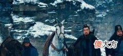 【历史故事】《三国演义》中，诸葛亮为什么会选择刘备，而不是曹操？