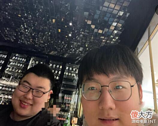 【游戏迷】百兽加入狼队车队,和小胖互换位置,水友:小胖边路也这么强?