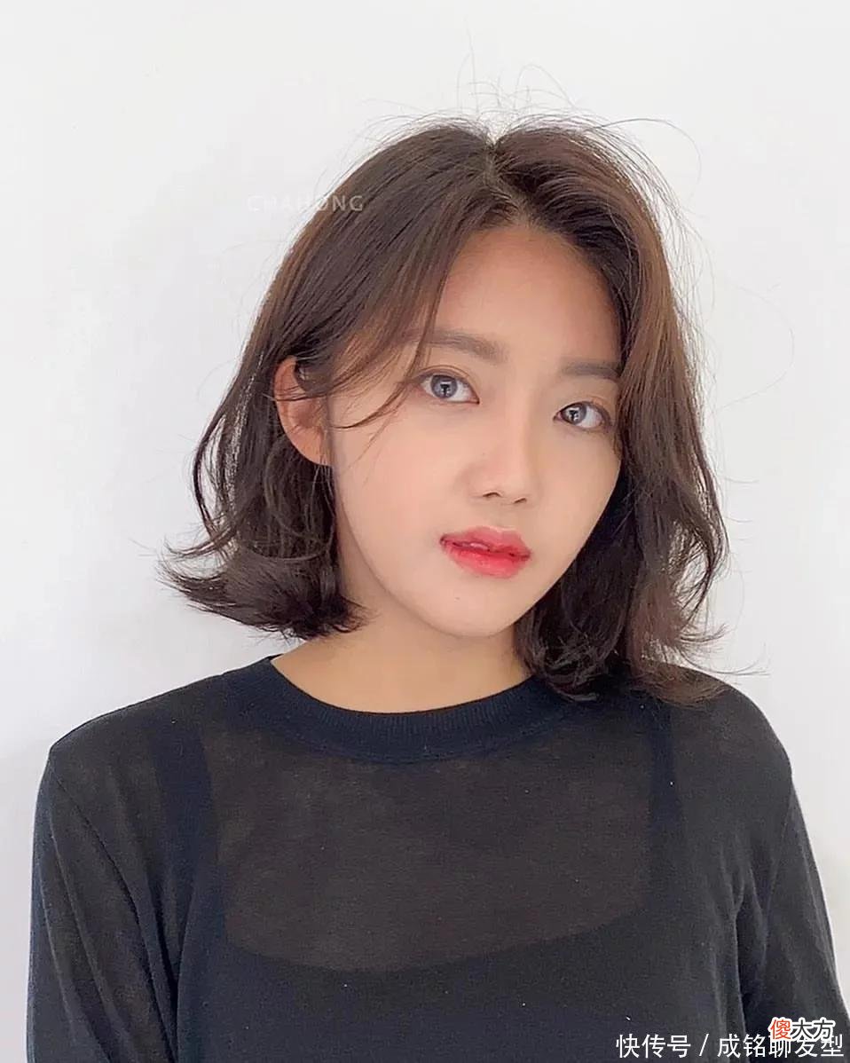 【时尚一点】40岁的女人一定要选对发型，按这三种方法选择发型，长发短发好看