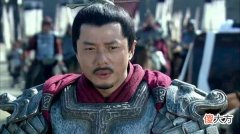 【历史故事】历史上，功高震主的人最后是怎么免遭杀身之祸的？