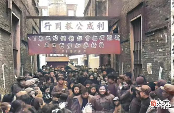 【历史故事】老照片:张灵甫遗孀王玉玲的一张留影,1986年打谷场上谈恋爱的男女