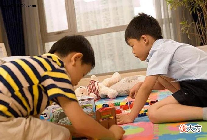 孩子越聪明越不好带？你家娃若有这3种特征，父母就偷笑吧