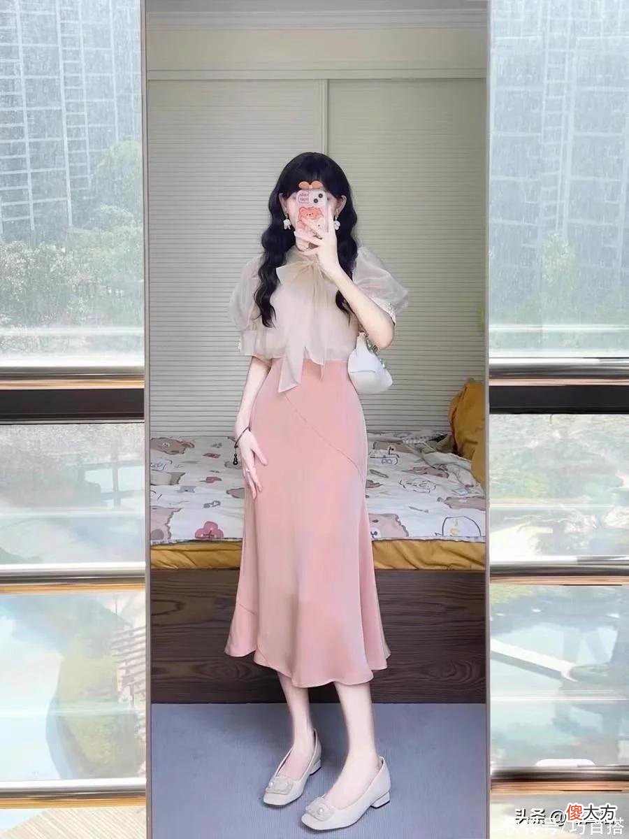 【就爱时尚】“美人鱼式穿搭”正流行！柔美曲线勾勒出，让你优雅又高级