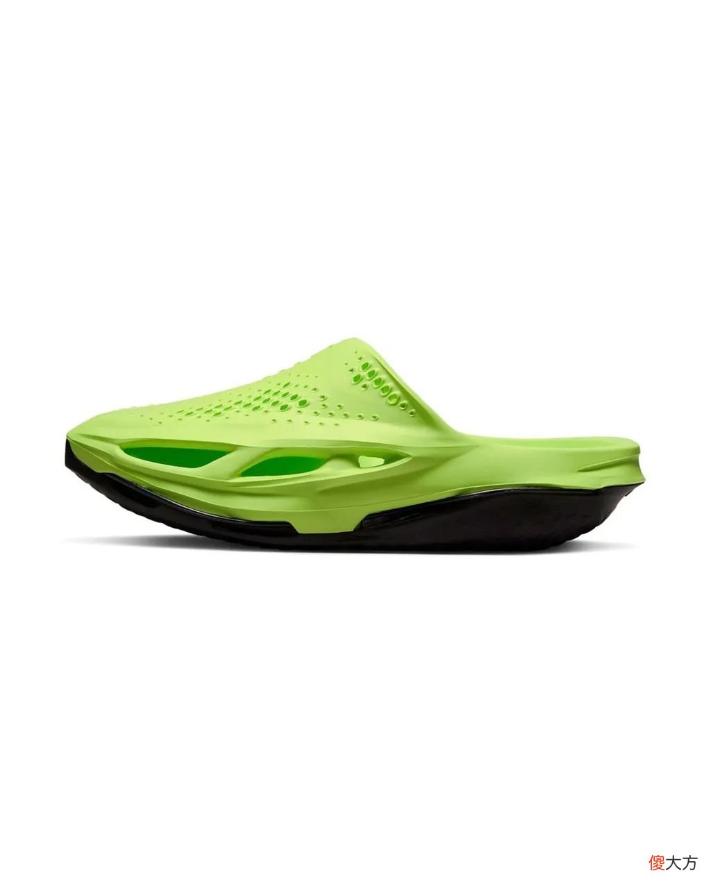 【时尚一点】时隔八年!Nike“Zoom 拖鞋”回归!居然还是联名!