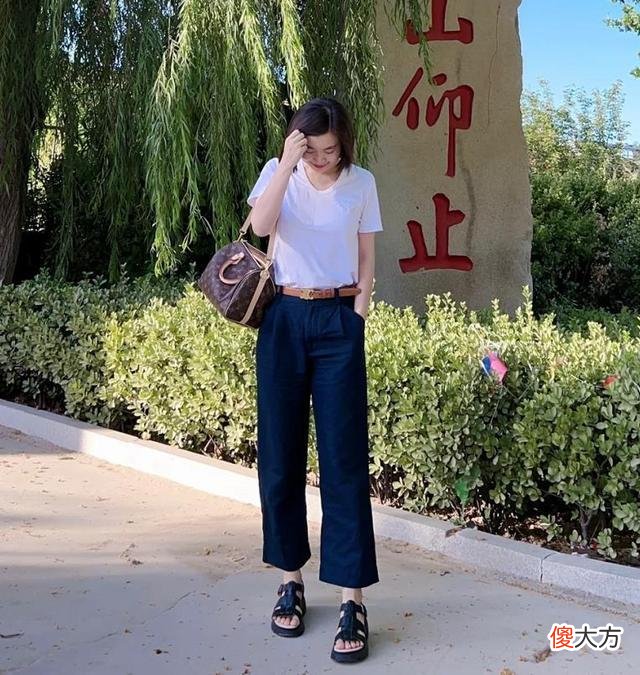 【时尚一点】会穿衣的女人，从不盲目跟风，穿搭讲究舒适大方！