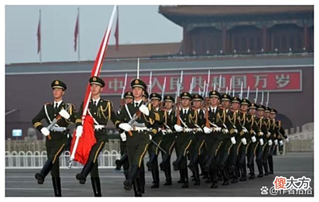 【历史故事】为啥天安门旗杆32.6米，但只升到28.3米，国人一定要知道不容错过