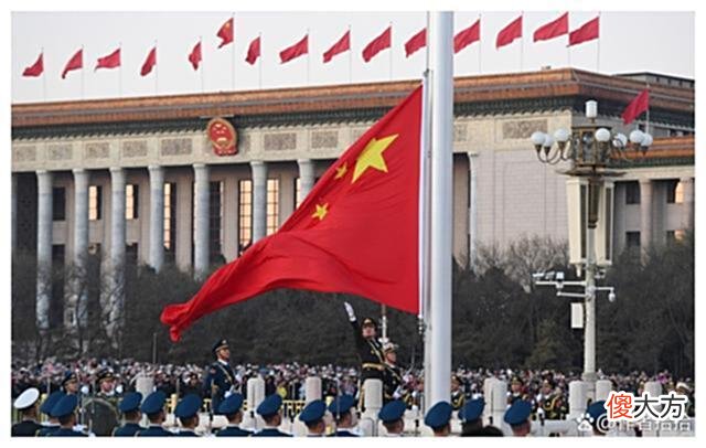 【历史故事】为啥天安门旗杆32.6米，但只升到28.3米，国人一定要知道不容错过