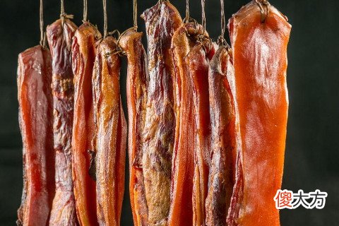 梦见自己拎着一块腊肉