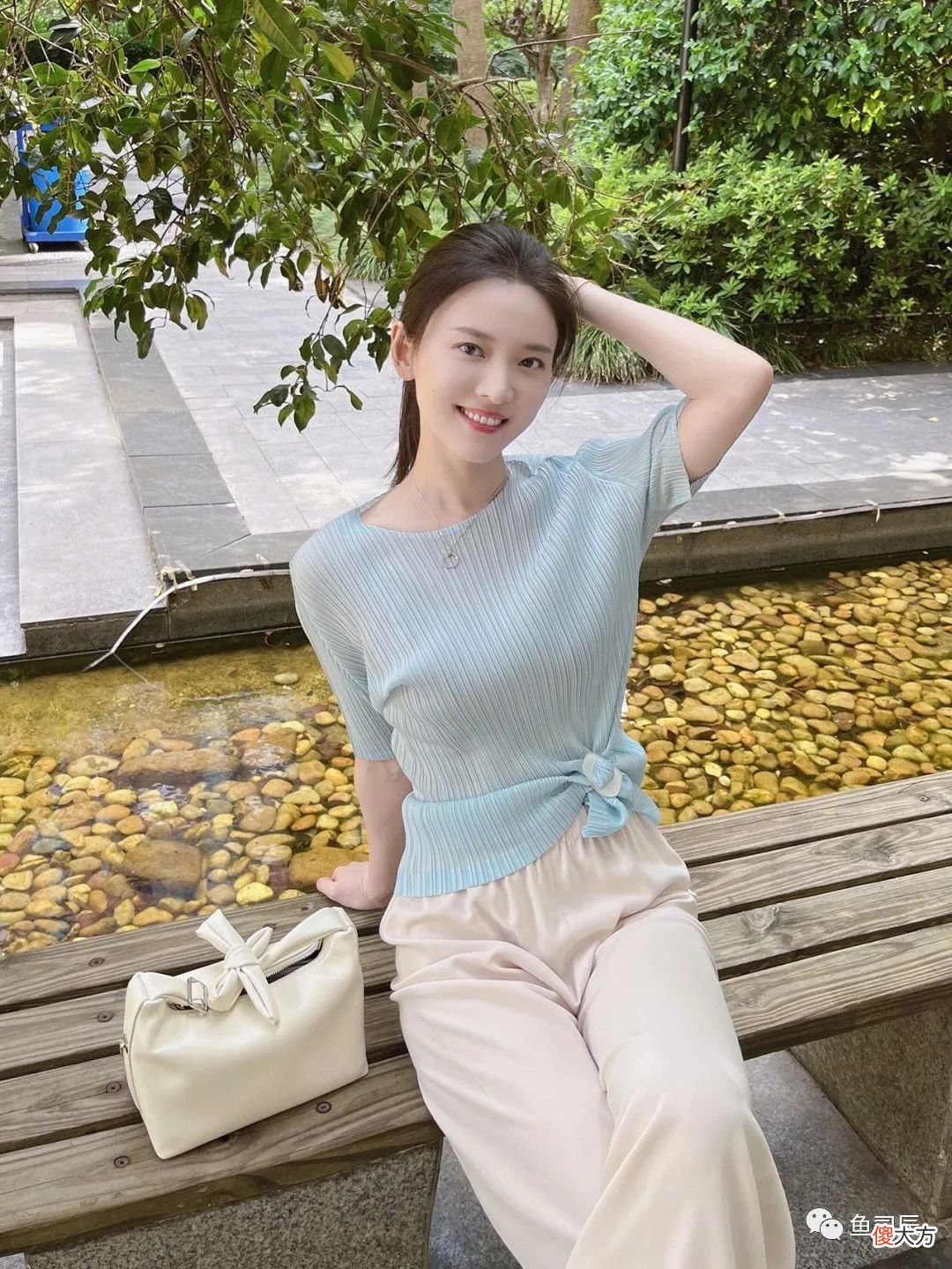 【就爱时尚】30~40岁女人该如何穿?切记穿“紧身衣”,穿这7套就够,高级时髦