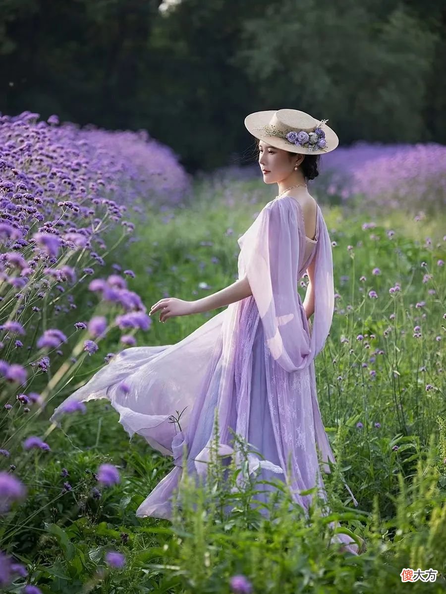 【就爱时尚】中年女性想要拍出好看、优雅照片,学会摄影穿搭,照片立马高大上