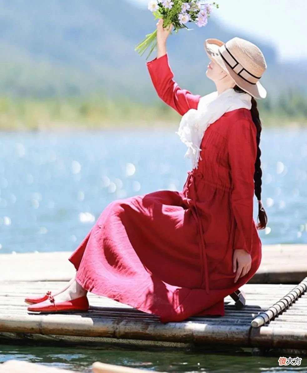 【就爱时尚】中年女性想要拍出好看、优雅照片,学会摄影穿搭,照片立马高大上