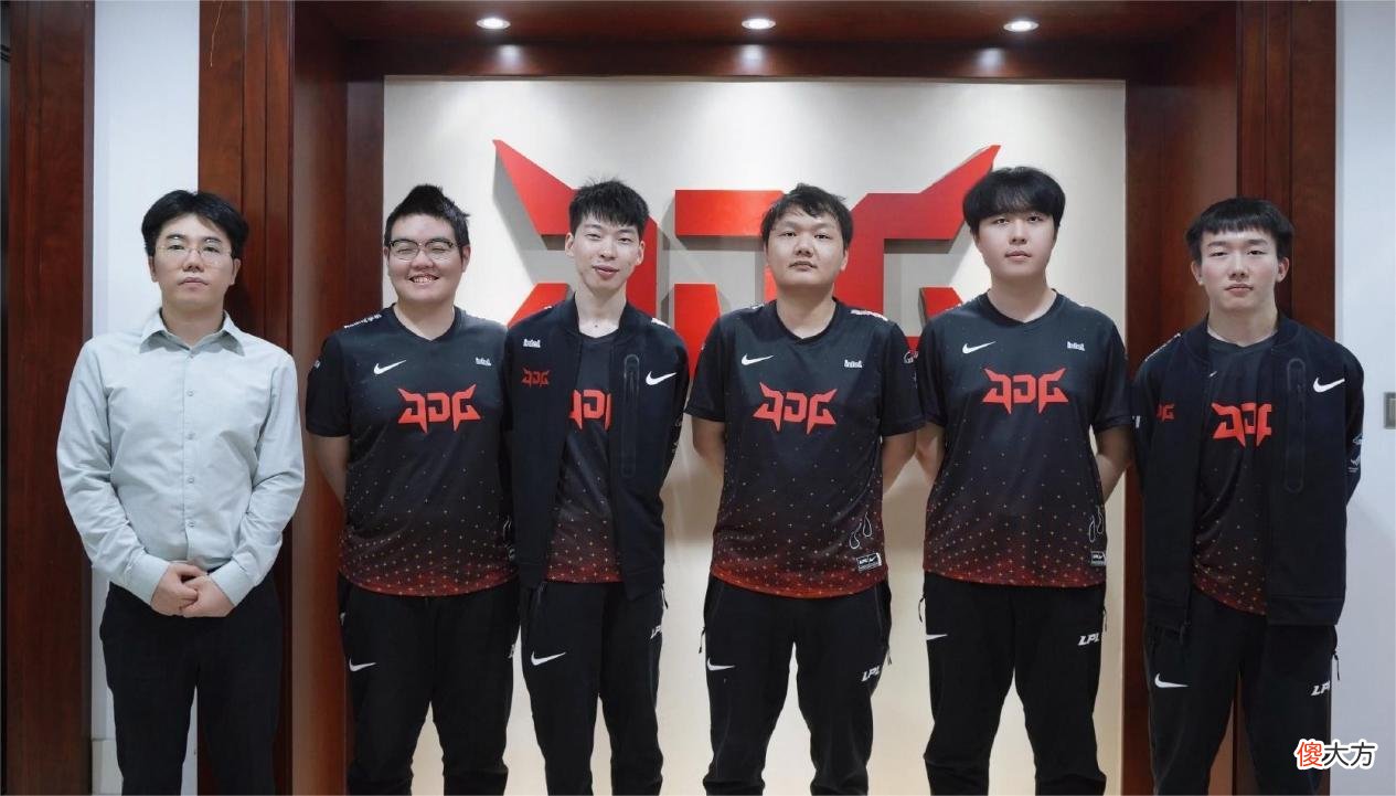 【游戏迷】韩网热议JDG2-0击败V5：Karsa的操作下滑了，369是LPL第一上单