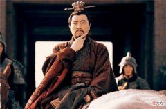 【历史故事】《三国演义》中刘备怎样打消张飞自杀的念头？
