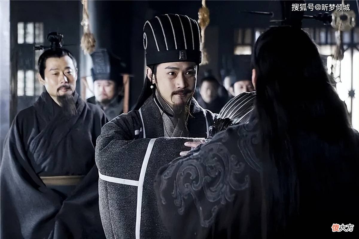 【历史故事】赤壁大战中，诸葛亮为何不选择小乔？