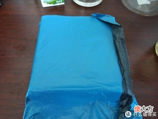 【时尚一点】日常用品 篇一百二十九：节约又实惠，腰带松脱分层后，新买了罗蒙的无扣头牛皮腰带，按在以前腰带的扣头上，节约了好多小钱钱。