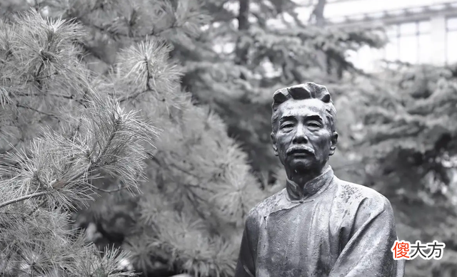 【历史故事】“去鲁迅化”10年有余，鲁迅作品逐步移出教材，到底要去掉什么？