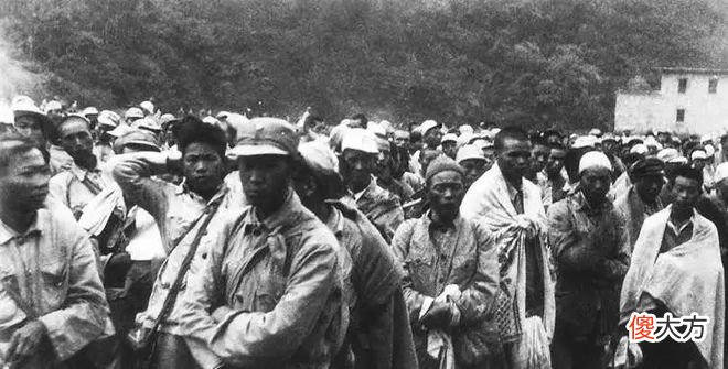 【爱历史】国军新五军军长1949年弃暗投明留在大陆，1951年为何惨遭枪决？