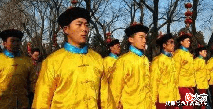 【历史故事】黄马褂的“黄”，究竟是哪一种黄呢？它所代表的地位究竟有多高？