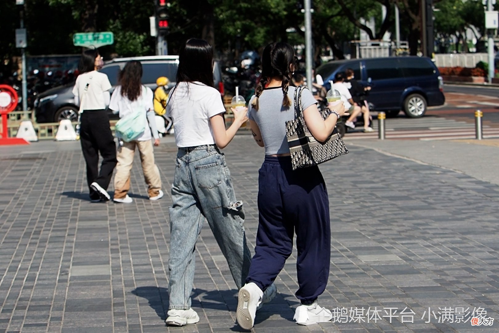 【就爱时尚】牛仔裤你真的会穿搭吗？凡尔赛的效果给出很好的解释，时尚又好看