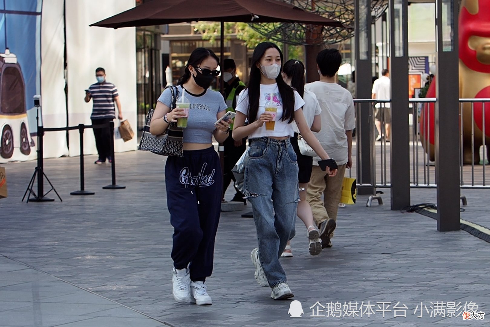 【就爱时尚】牛仔裤你真的会穿搭吗？凡尔赛的效果给出很好的解释，时尚又好看
