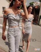 【就爱时尚】胸大的女人夏季穿衣有技巧！掌握这四点穿搭技巧，时髦不显low