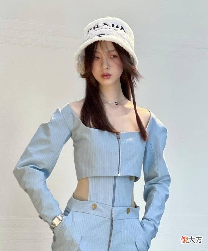【时尚一点】小S的大女儿审美独特，晒出的服装款式不一般，奇葩却很时髦