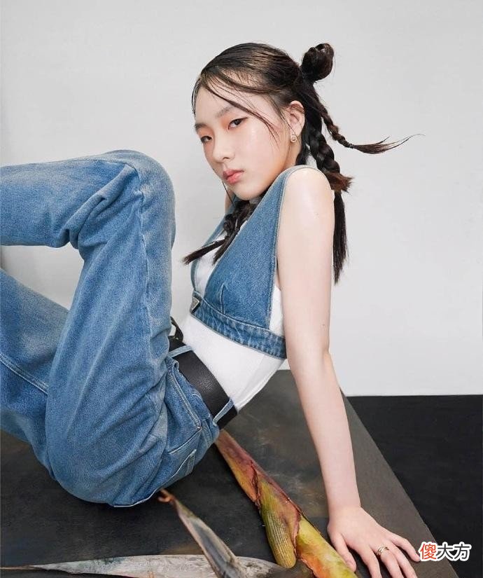 【时尚一点】小S的大女儿审美独特，晒出的服装款式不一般，奇葩却很时髦
