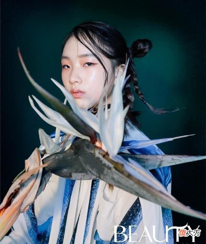【时尚一点】小S的大女儿审美独特，晒出的服装款式不一般，奇葩却很时髦