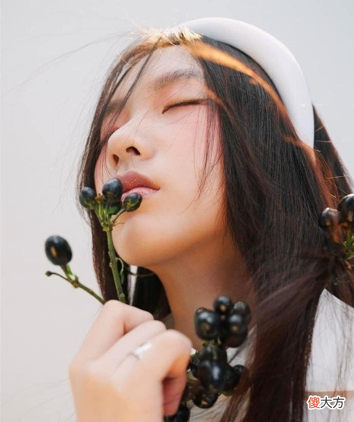 【时尚一点】小S的大女儿审美独特，晒出的服装款式不一般，奇葩却很时髦