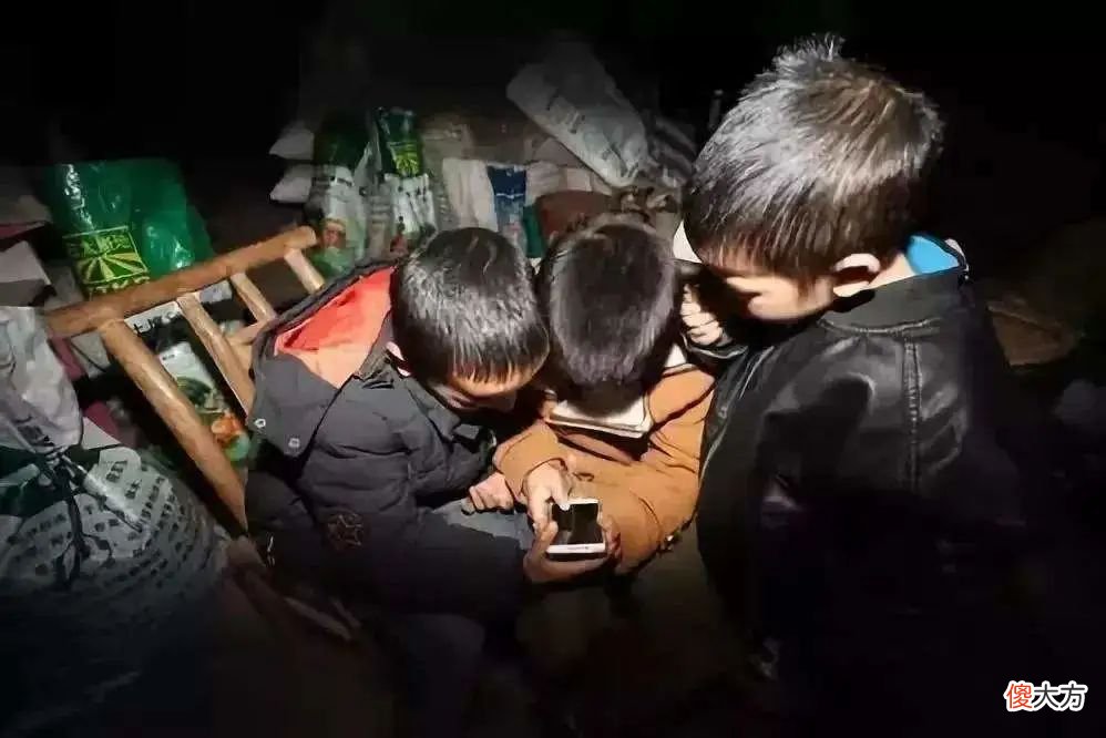 当游戏对经济的作用大于对学生的伤害时，后者必须牺牲