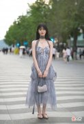 【时尚一点】杭州街头的美女令人“大饱眼福”，我的“泪水”从嘴里流了出来！