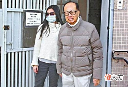 【爱历史】让孙子跟着梁洛施生活,才显出李嘉诚的精明,第三代不能出败家子