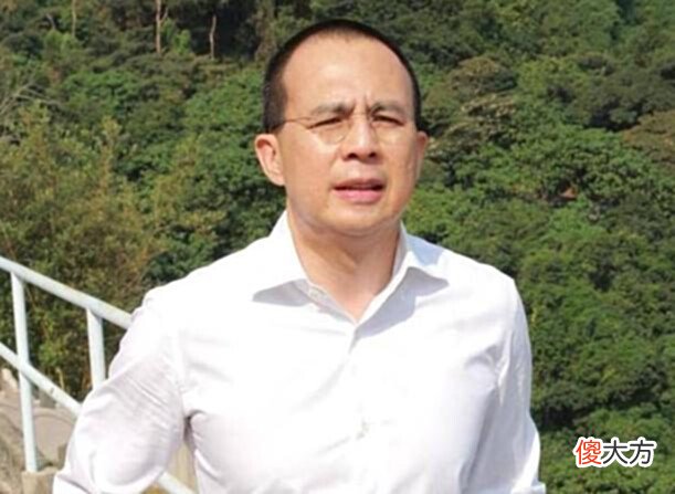 【爱历史】让孙子跟着梁洛施生活,才显出李嘉诚的精明,第三代不能出败家子