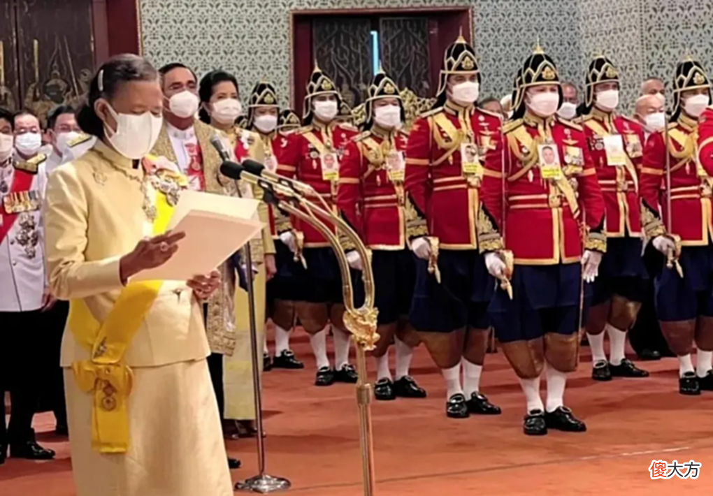 【爱历史】诗琳通公主给哥哥贺寿，穿传统泰服发表演讲，地位高过嫂子苏提达