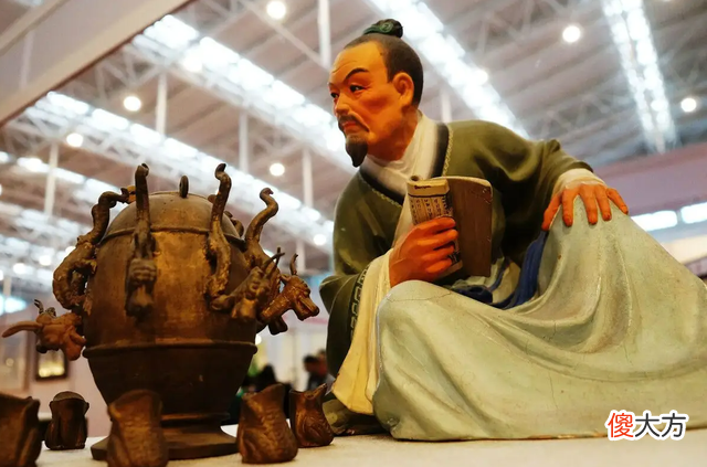 【历史故事】张衡地动仪被移出教科书，中科院院士：房梁下吊块肉都比它强