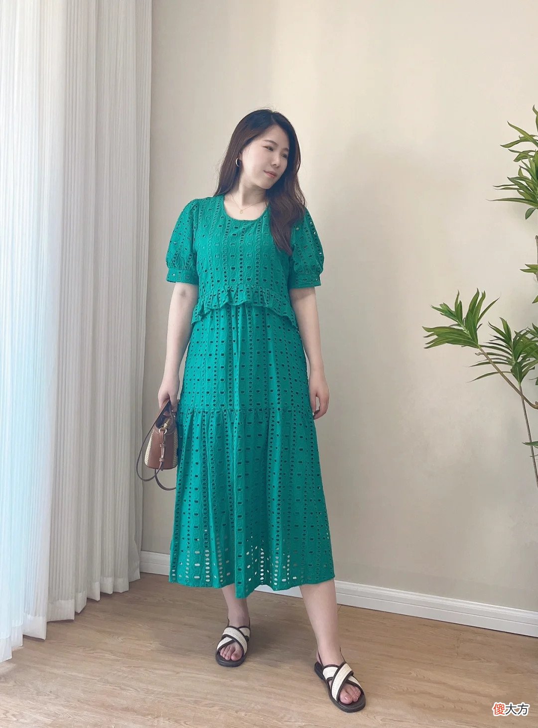 【时尚一点】会打扮的“胖女人”有多美？她165cm/142斤，各种美衣美裙都敢穿