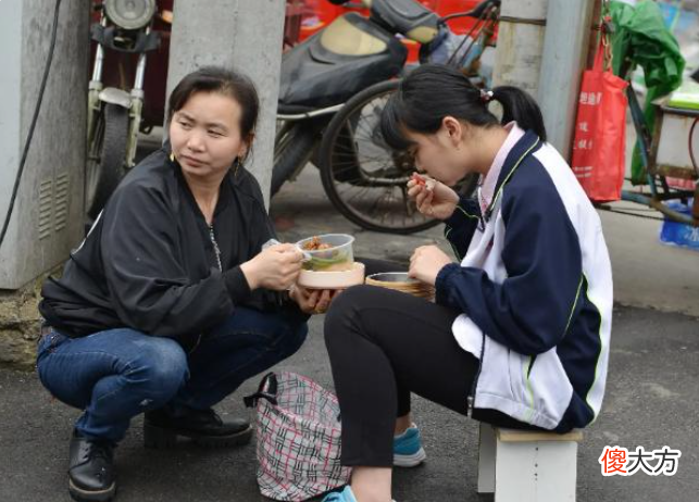 家庭聚会让人认清现实，没必要对亲戚家的孩子太好，人家未必领情