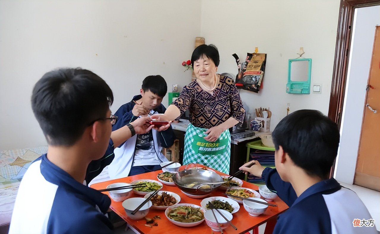 家庭聚会让人认清现实，没必要对亲戚家的孩子太好，人家未必领情