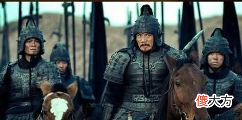 【历史故事】斗马超战韩当周泰，许褚一马当先，为何遇见颜良文丑却怂了？
