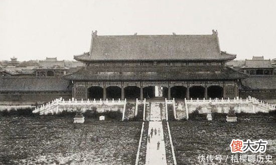 【历史故事】上世纪初期的紫禁城：破败荒凉，杂草丛生，令人颇为感慨
