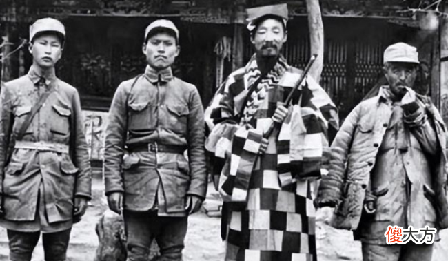 【历史故事】道袍之下，满身肌肉！武当道长早期练功视频流出，这身材鬼见了都发愁！