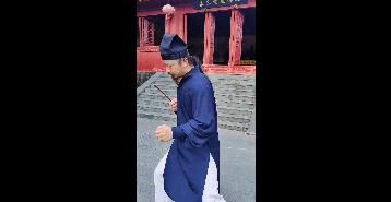 【历史故事】道袍之下，满身肌肉！武当道长早期练功视频流出，这身材鬼见了都发愁！