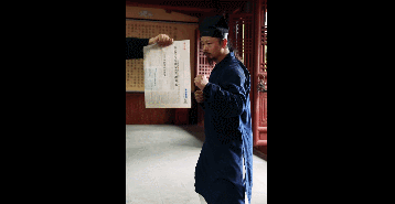 【历史故事】道袍之下，满身肌肉！武当道长早期练功视频流出，这身材鬼见了都发愁！