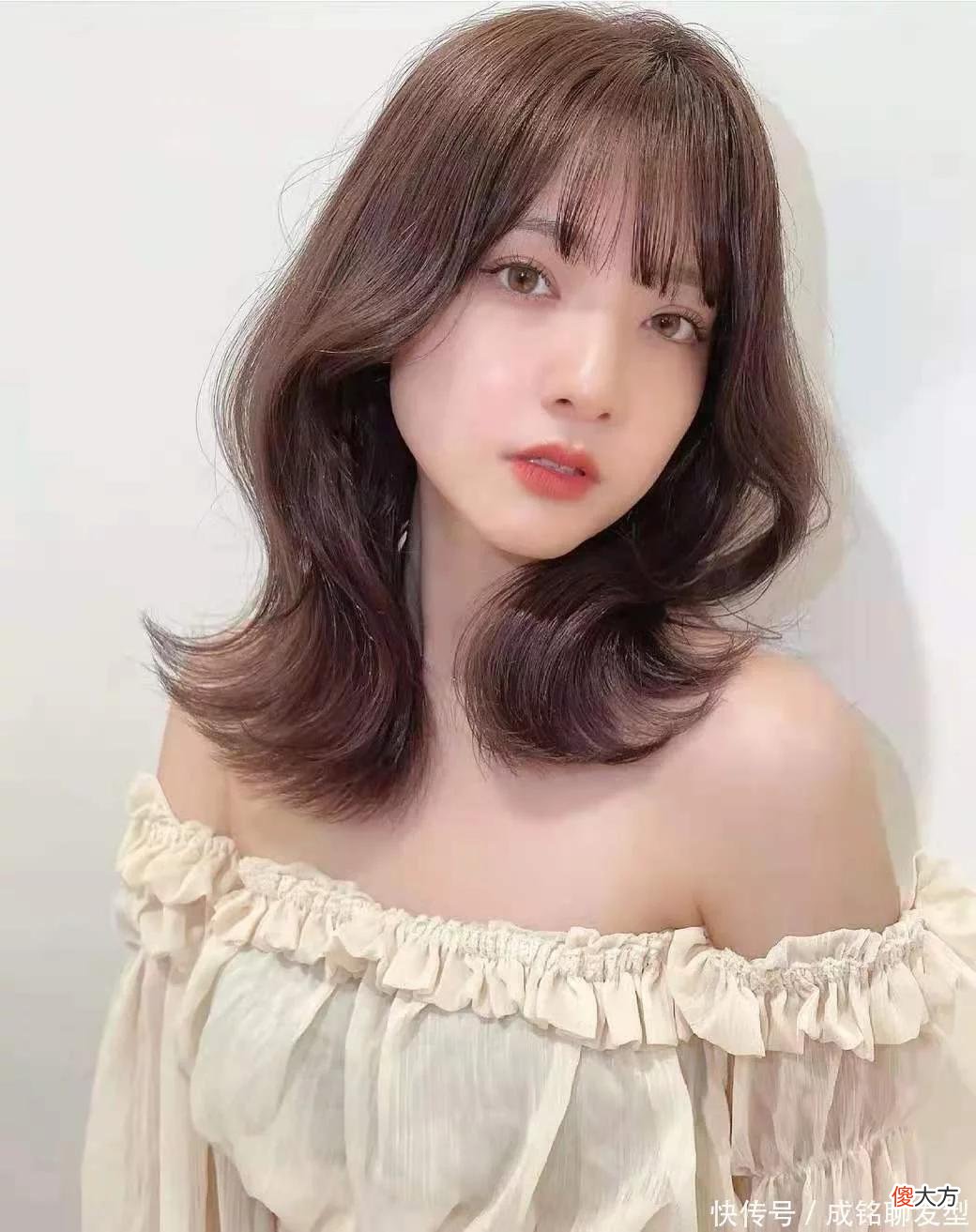 【时尚一点】35岁的女人留什么发型显年轻？10款时尚减龄的卷发，时髦又洋气