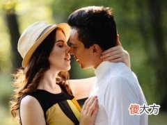 梦见和老公亲吻